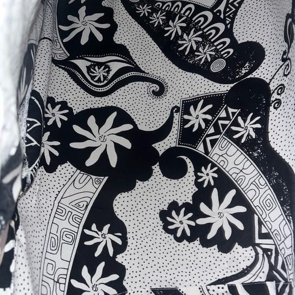 Women's Wahine Toa blouse black and white size small - Picture 6 of 10